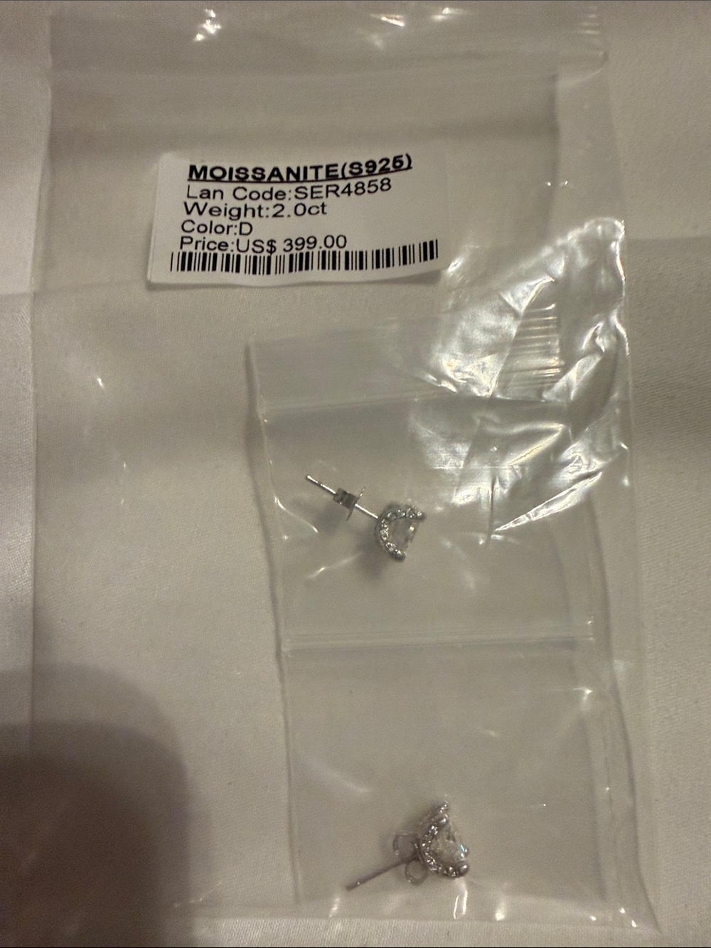 Moissanite stud earrings set in S925 sterling silver